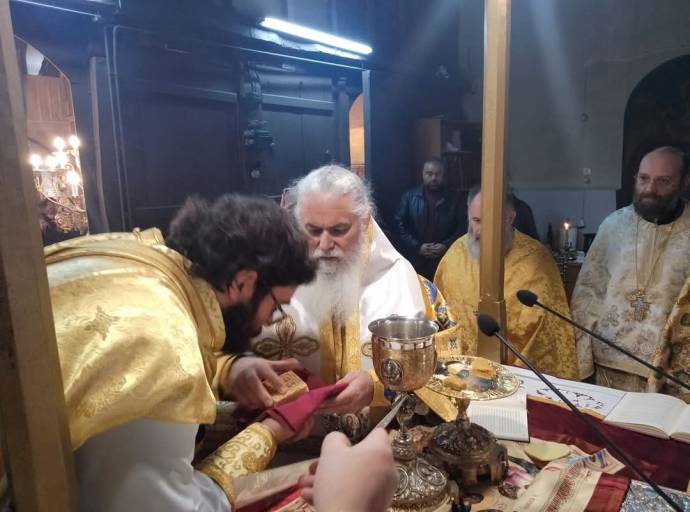 ΧΕΙΡΟΤΟΝΙΑ ΠΡΕΣΒΥΤΕΡΟΥ ΣΤΟΝ Ι. Ν. ΑΓΙΩΝ ΑΠΟΣΤΟΛΩΝ ΧΡΥΣΑΝΘΙΟΥ ΑΙΓΕΙΡΑΣ